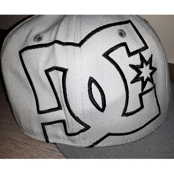 Vintage Y2k DC Skate Shoes Logo Black Grey Baseball Hat Trucker Cap 210 Fitted - Picture 2 of 11